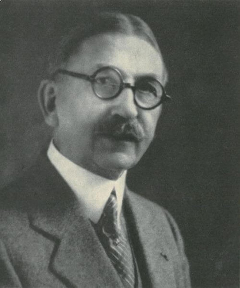 Abbott Fuller Graves.jpg