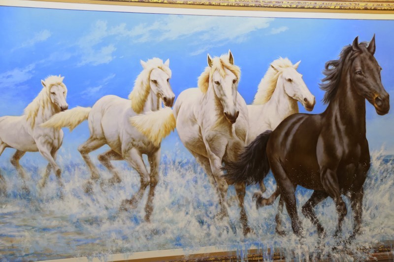 Tranh bát mã 3D đẹp.jpg