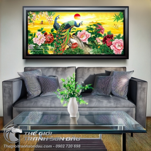 Tranh Đôi Chim Công Bên Hoa Mẫu Đơn Và Mặt Trời Đỏ