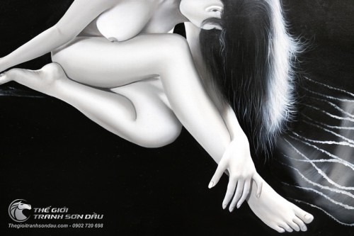 Tranh Khỏa Thân Cô Gái Ngồi Trên Dải Lụa