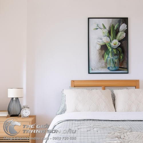 Tranh Vẽ Bằng Sơn Dầu Bình Hoa Tulip Trắng Tinh Khôi
